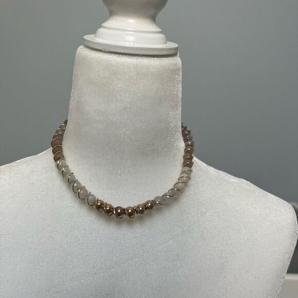 High quality beaded collar necklace with gold tone coil - Picture 6 of 7
